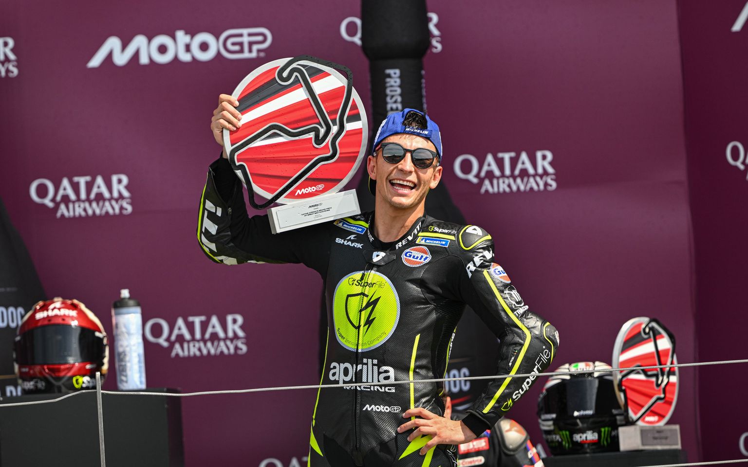 MotoGP: Raúl Fernández se escapa en Silverstone y gana un GP de Gran Bretaña con final de una sola marca